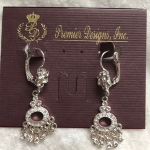 Dazzling drop earrings